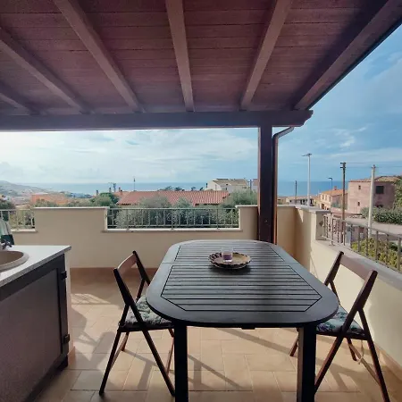 Attico Lu Bagnu Panoramico Apartamento *